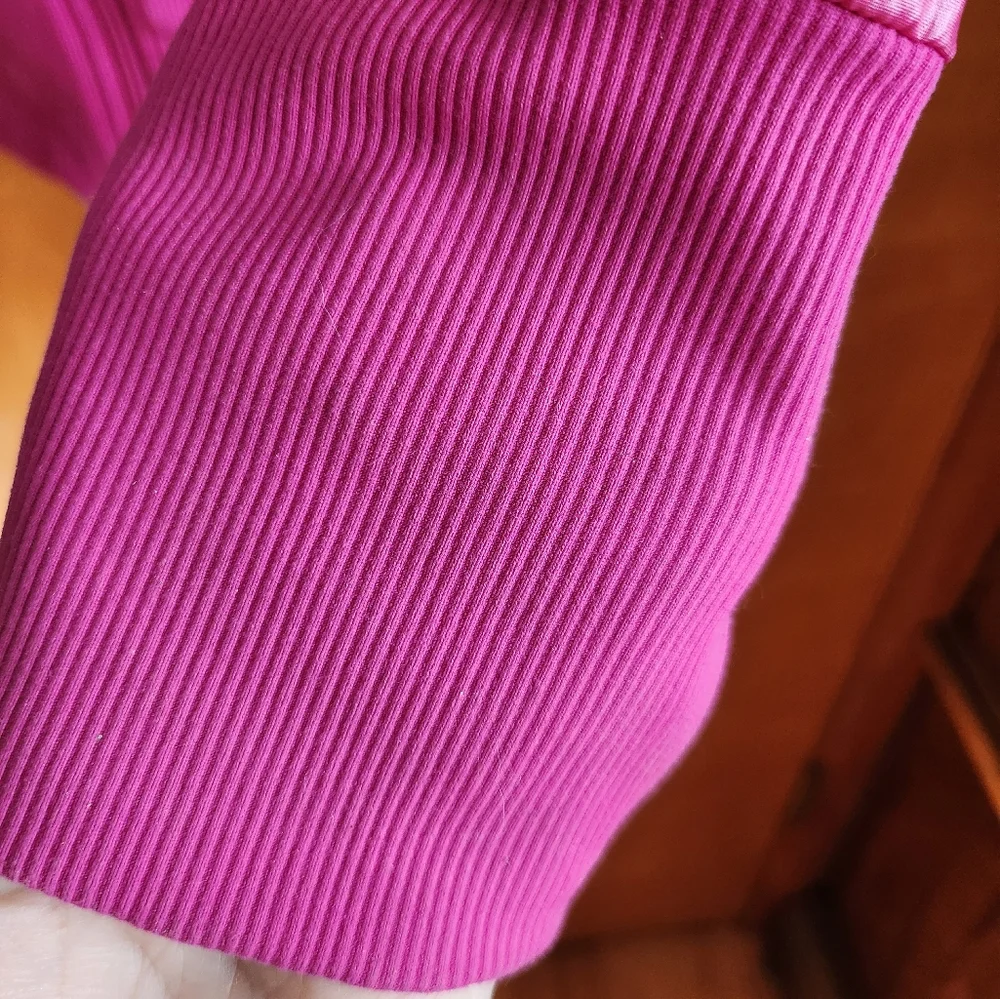 Lorna Jane.Luminosity Raspberry Pearlescent Hooded Jacket Lightweight